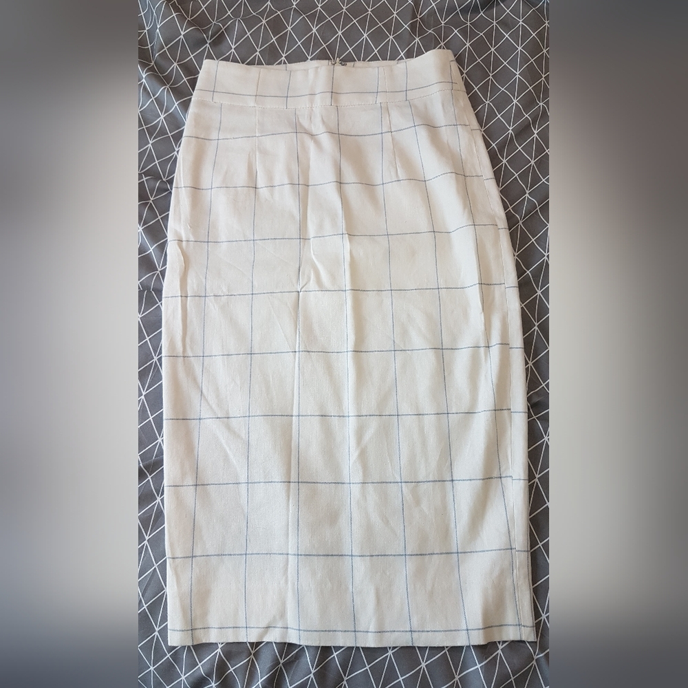 Le chateau linen cream and blue checkered skirt